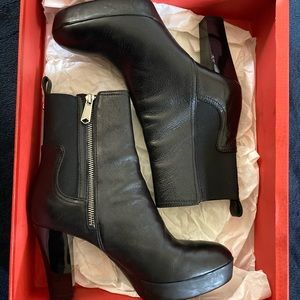 Donald J Pliner Leather Boots